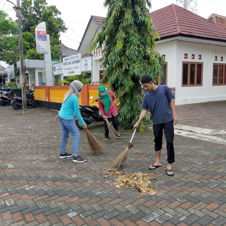 Jumat Bersih di Lingkungan Kecamatan Gantiwarno