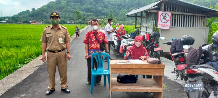 Operasi Yustisi Penertiban Masker Terus oleh Gusgas Covid-19 Beserta Relawan dan PMI Kecamatan Gantiwarno