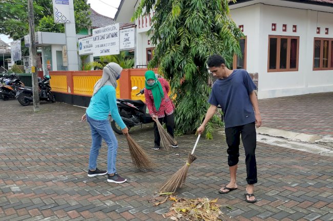 Jumat Bersih di Lingkungan Kecamatan Gantiwarno
