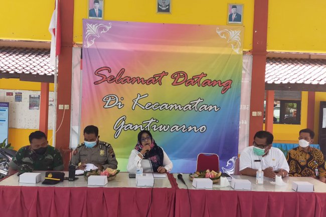 Rakor Persiapan Penyemprotan Eco Enzym di Pendopo Kec Gantiwarno