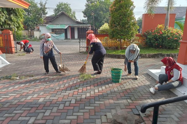 Giat Jumat di Kecamatan Gantiwarno