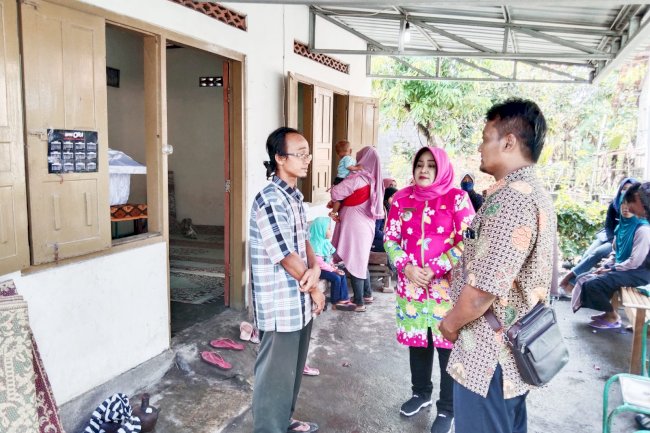 Takziyah Camat Gantiwarno Terhadap Warga yang Meninggal Dunia Karena Demam Berdarah