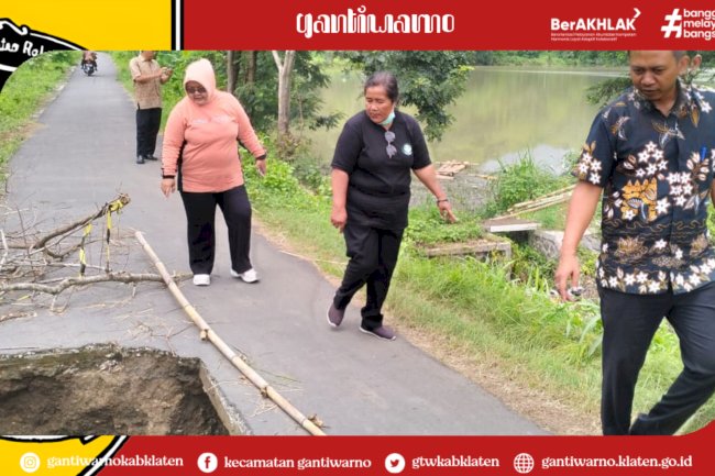 Jalan Amblas di Desa Kragilan