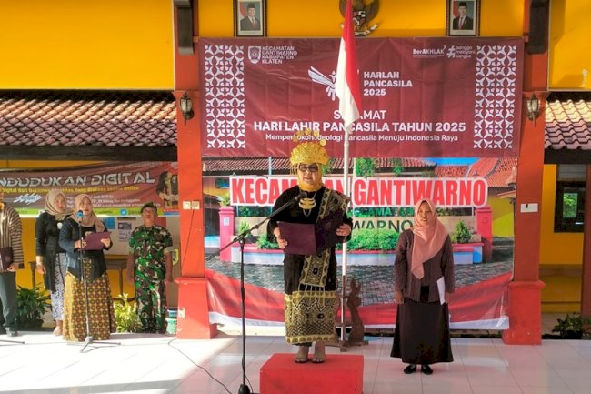 Memperkokoh Ideologi Pancasila, Camat Gantiwarno Pimpin Upacara dengan Khidmat