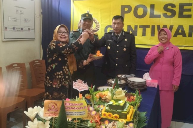 Hari Bhayangkara ke-79, Forkompimcam Gantiwarno Ucapan Selamat ke Kapolsek