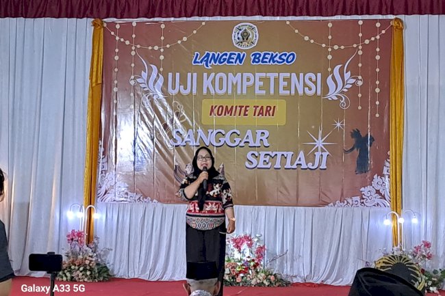 Semangat Cinta Budaya, Camat Gantiwarno Hadiri Uji Kompetensi Tari di Mulwo Muruh