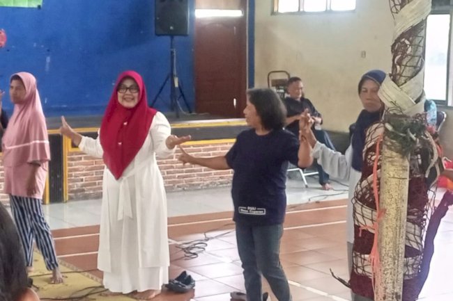 Gerdu Sejiwo Bergerak! Camat Gantiwarno Pantau Pelayanan Posyandu Jiwa di Desa Ceporan