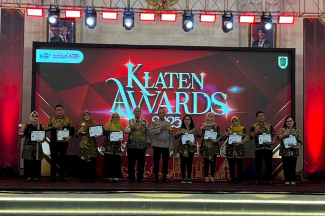 "Kerja Keras Berbuah Manis: Gantiwarno Raih Penghargaan Bergengsi Klaten Awards 2025”