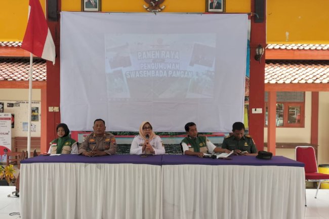 Panen Raya Nasional Disiarkan Langsung, Camat Gantiwarno Buka Kegiatan di Pendopo Kecamatan