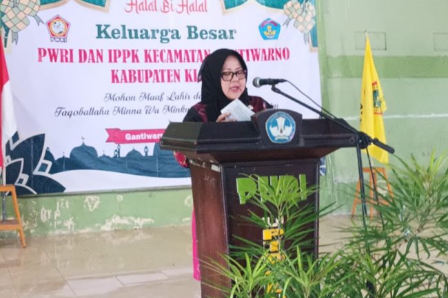 Pererat Silahturahmi Pasca Idul Fitri, Camat Gantiwarno Hadiri Halal Bi Halal PWRI & IPPK Kecamatan Gantiwarno 