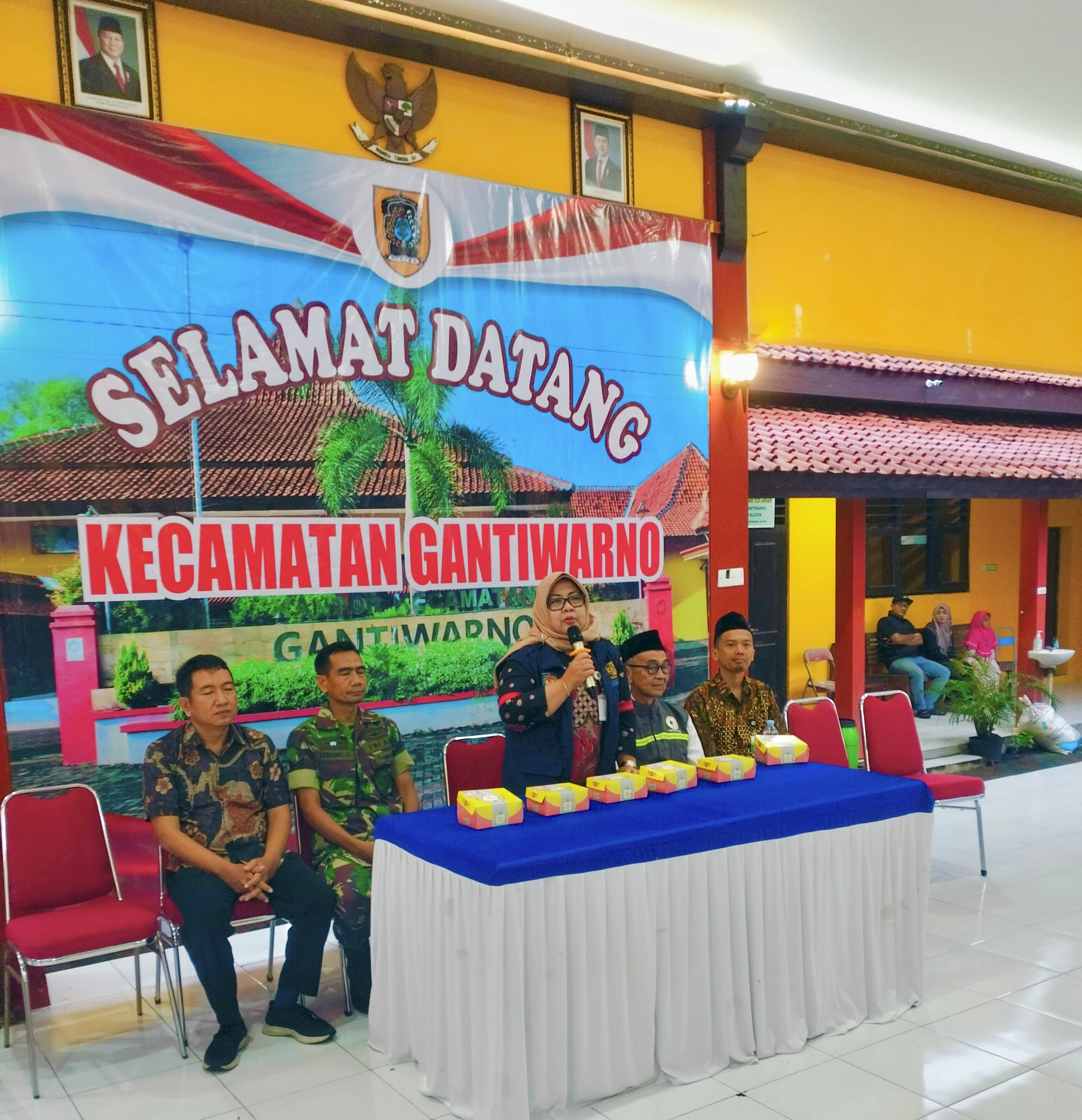 Menuju Tanah Suci, Camat Gantiwarno Berikan Dukungan kepada Calon Jemaah Haji
