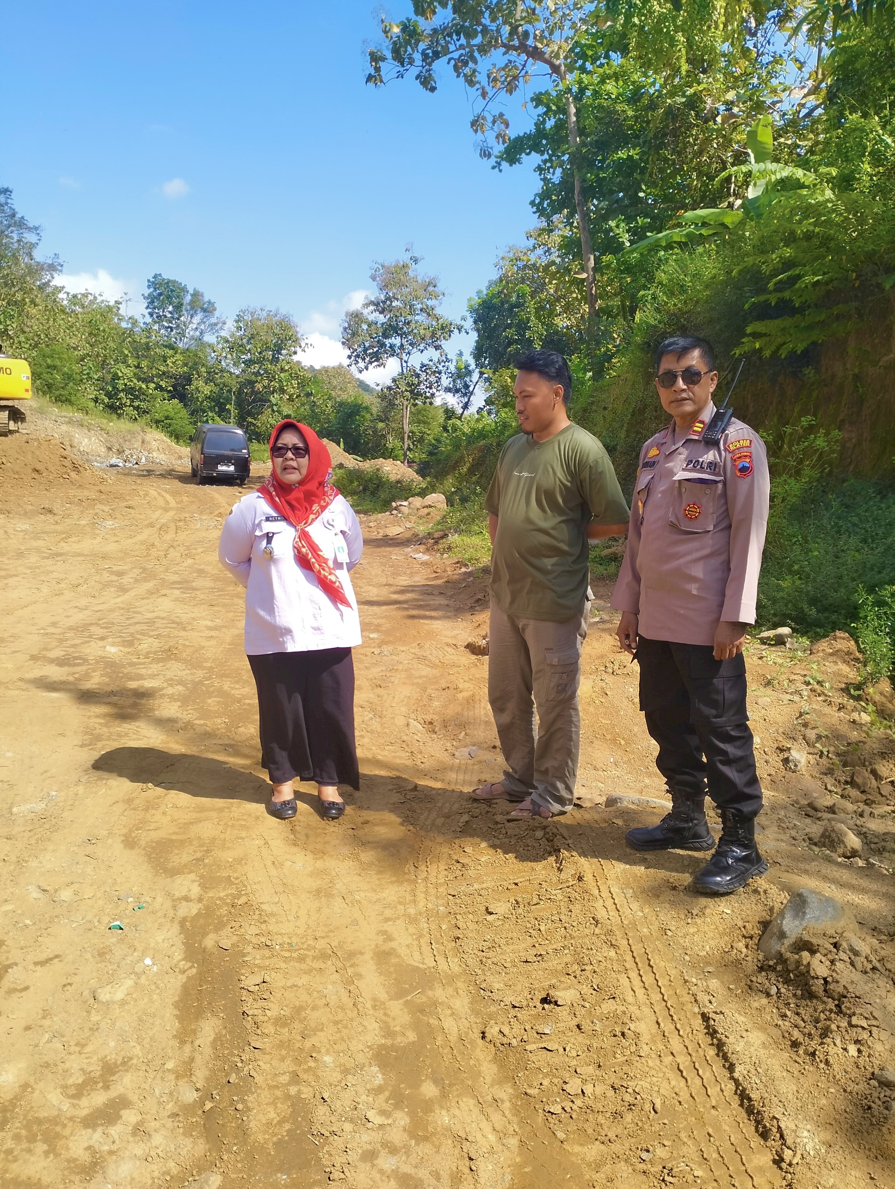 Forkompincam Gantiwarno Sidak Jalur Truk Uruk, Pastikan Infrastruktur Desa Terjaga
