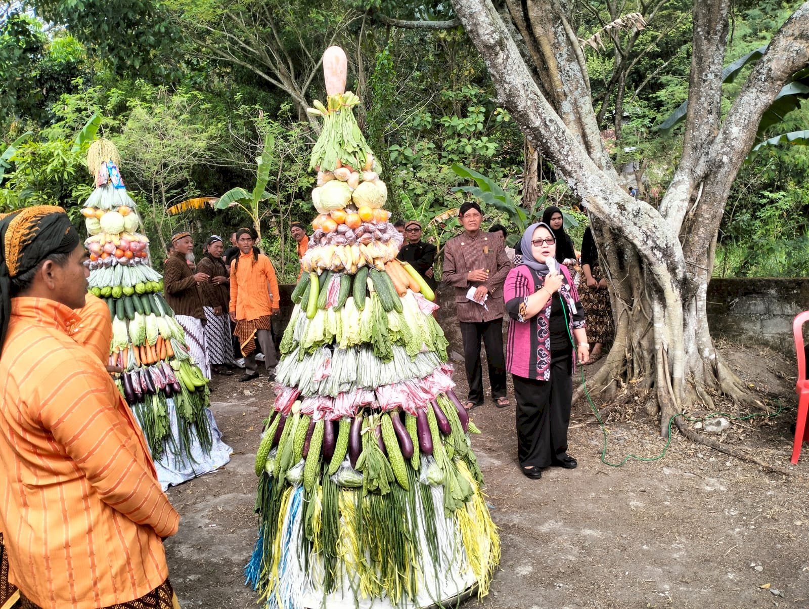 Camat Gantiwarno Berikan Sambutan di Acara Tayub Desa Ngandong, Ajak Lestarikan Budaya