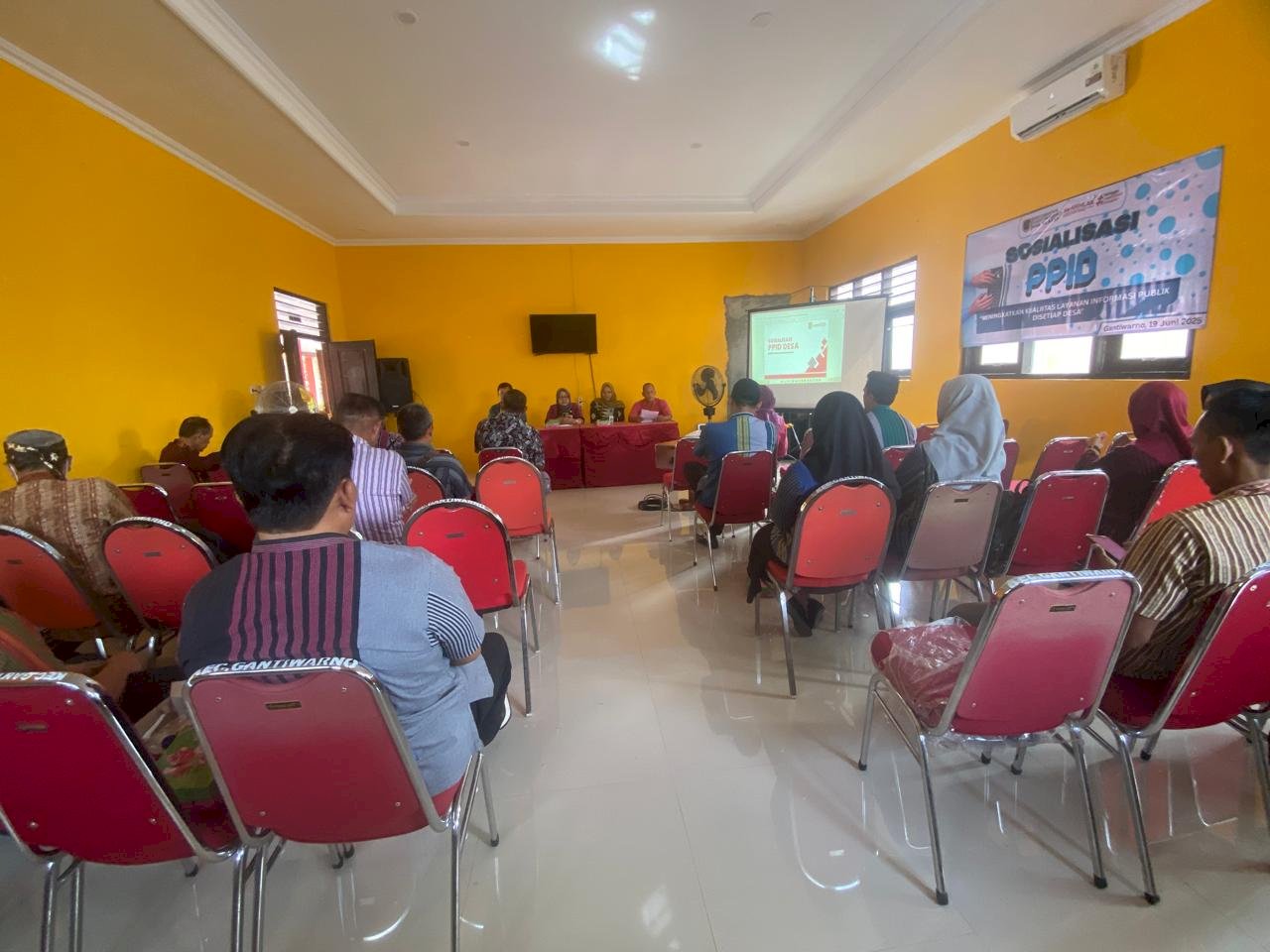 Sosialisasi PPID Desa di Kecamatan Gantiwarno, Wujudkan Keterbukaan Informasi Publik