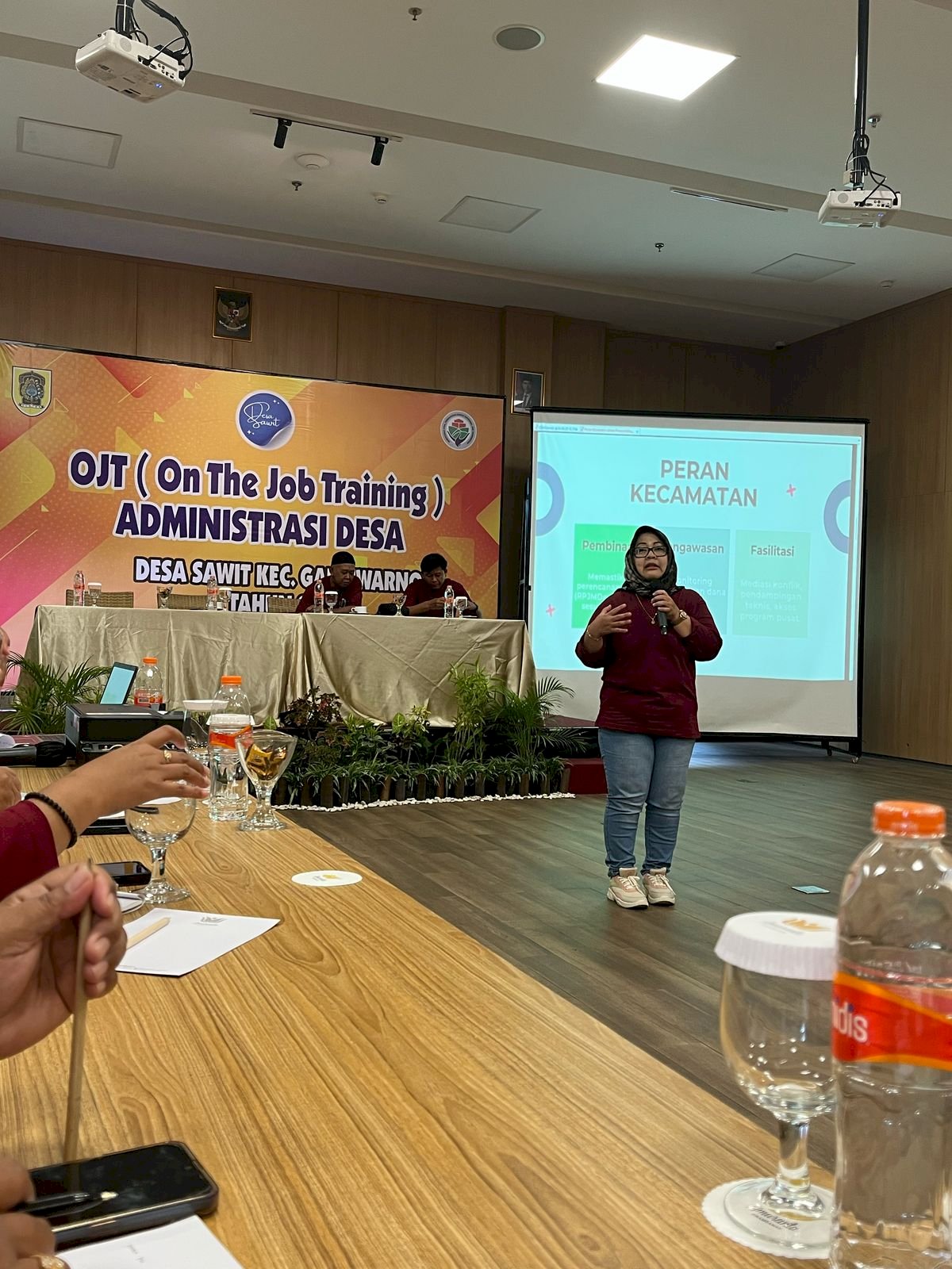 Camat Gantiwarno Sosialisasi OJT Administrasi Desa Sawit, Perkuat Pemerintahan Desa