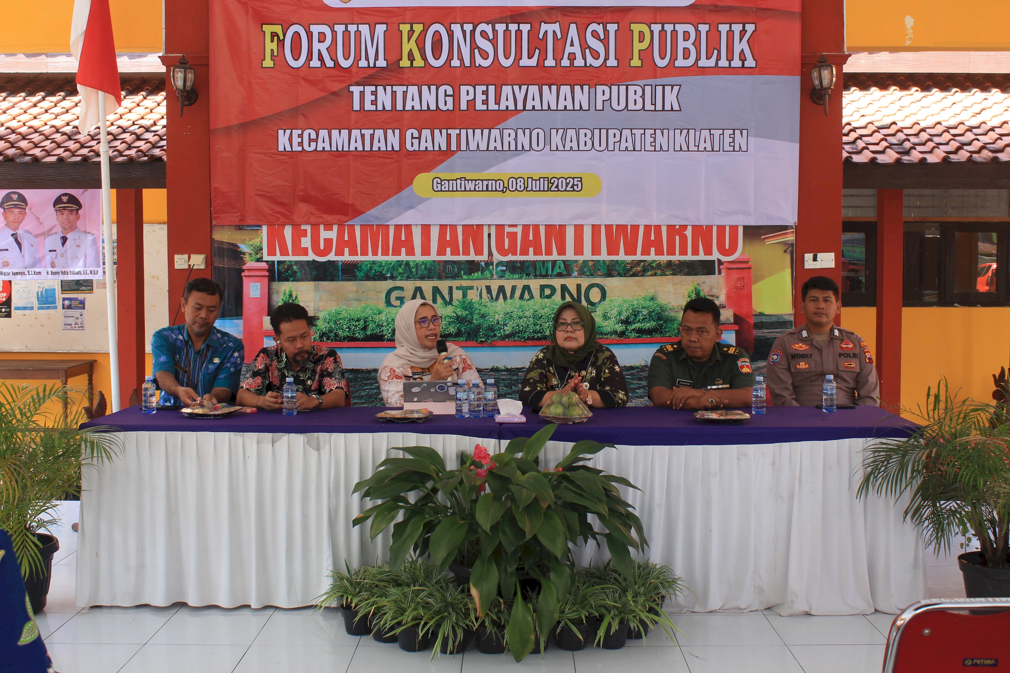 Tingkatkan Kualitas Layanan, Kecamatan Gantiwarno Adakan Forum Konsultasi Publik