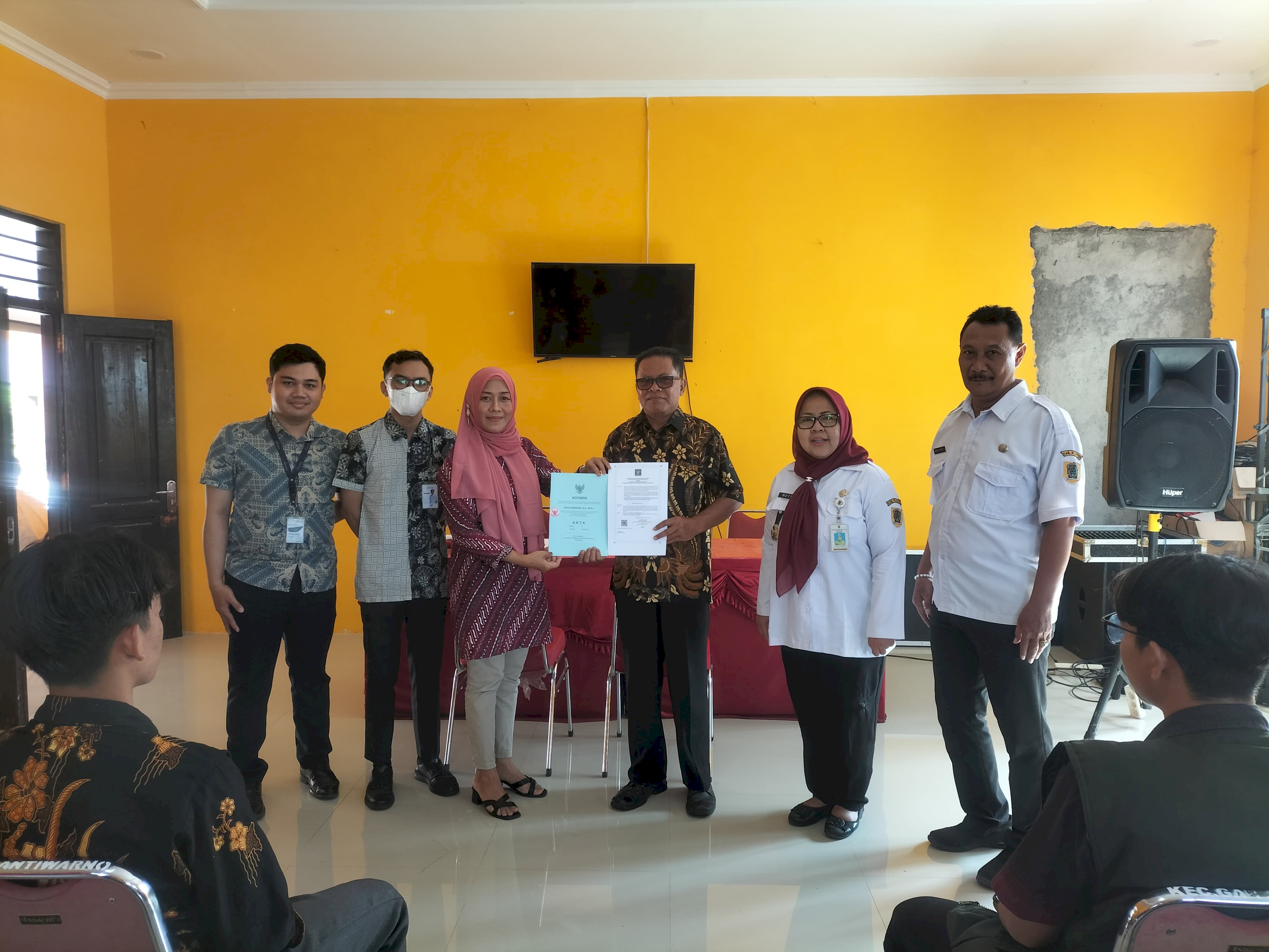 Camat Gantiwarno Dukung Ekonomi Desa, Fasilitasi Pembukaan Rekening Koperasi Merah Putih