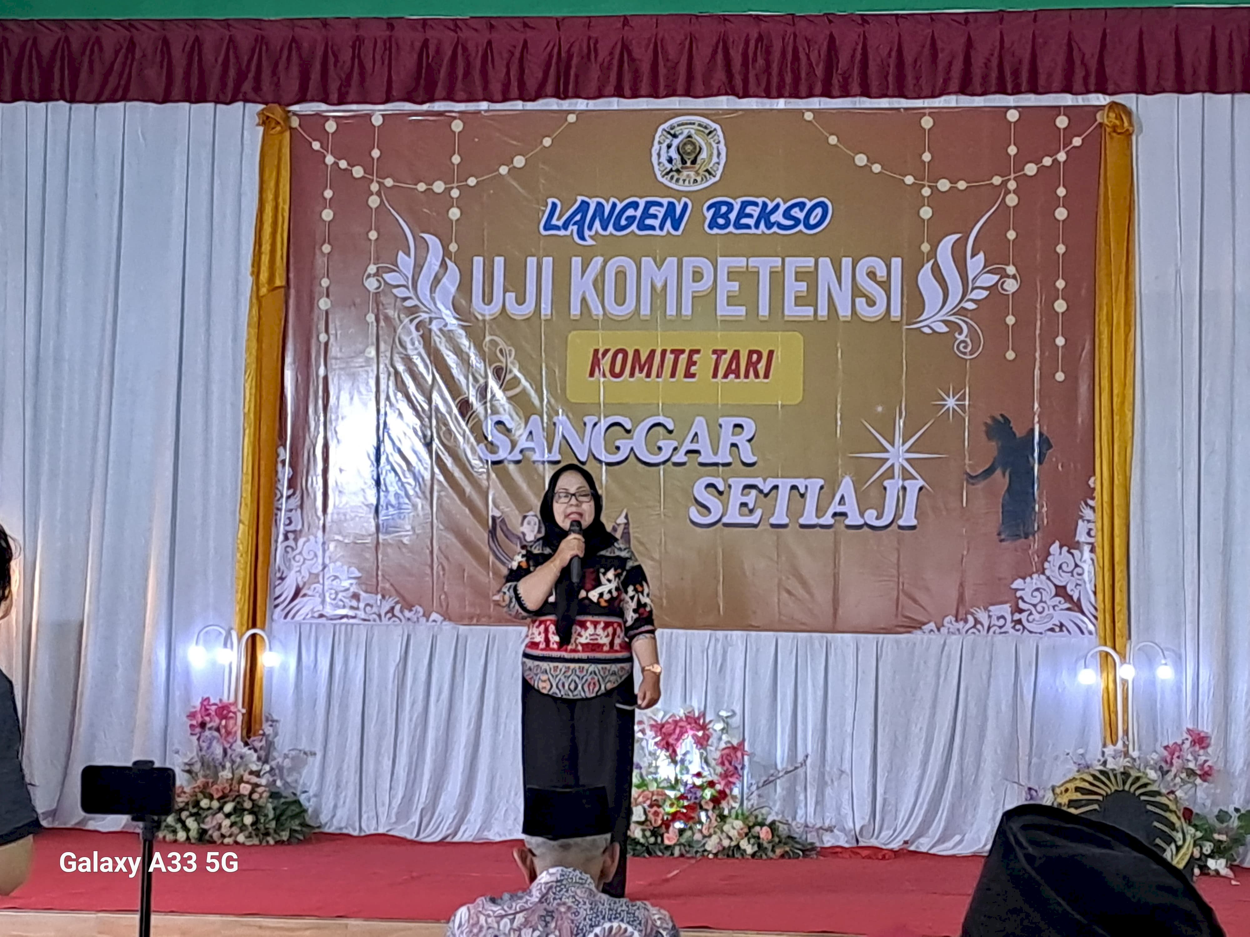 Semangat Cinta Budaya, Camat Gantiwarno Hadiri Uji Kompetensi Tari di Mulwo Muruh