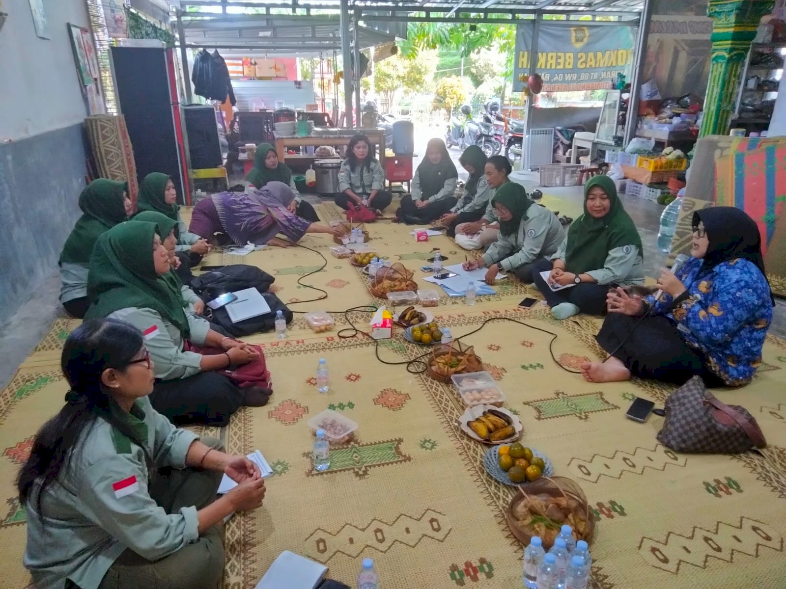 Bersama Kader Pembangunan Manusia, Camat Gantiwarno Bahas Strategi Peningkatan Kualitas SDM