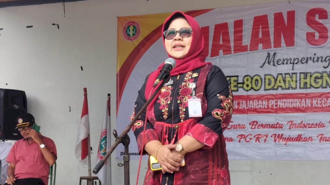 Semarak Jalan Sehat PGRI Camat Gantiwarno Tekankan Peran Guru Menuju Indonesia Emas