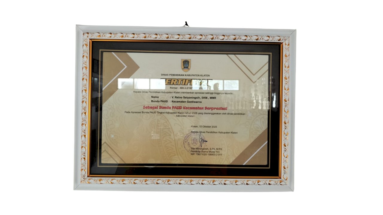Camat Gantiwarno Raih Penghargaan Bunda PAUD Kecamatan Tahun 2025