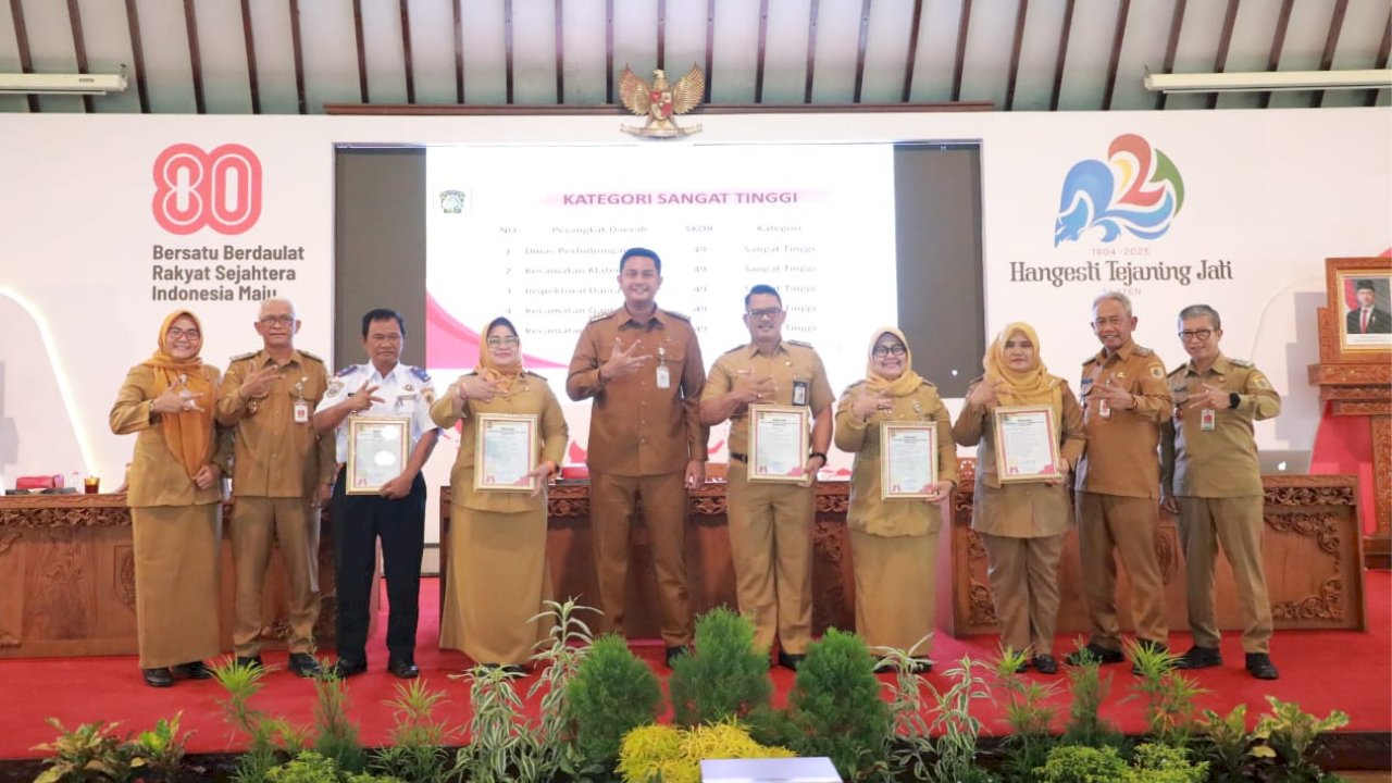 Camat Gantiwarno Sabet Tiga Penghargaan Sekaligus dari Bupati Klaten, Pelayanan Publik Juara I