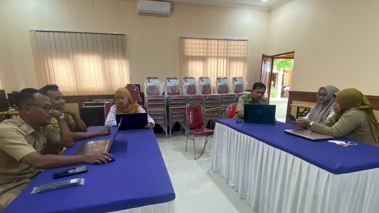 Desk PPID dan Srikandi Digelar, Camat Gantiwarno Dorong Desa Segera Berbenah