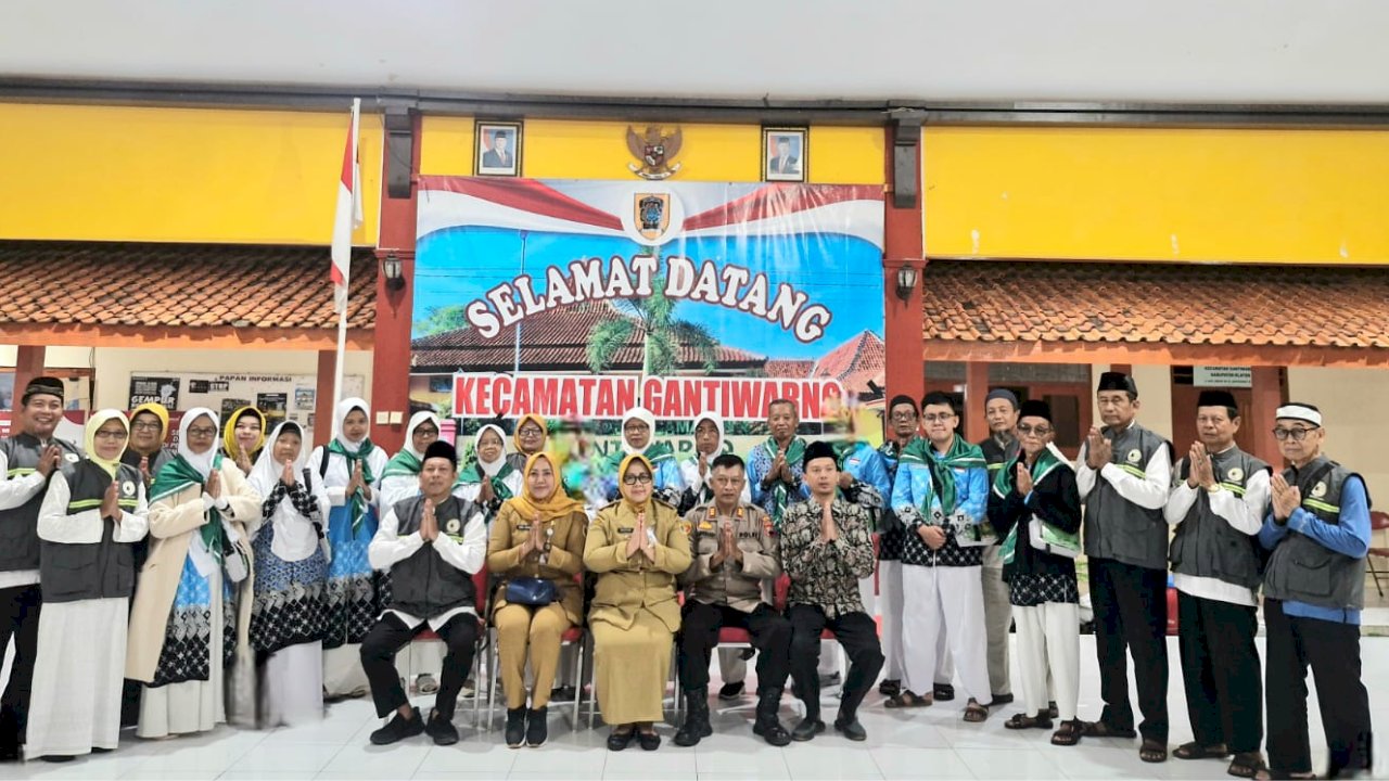 Camat Gantiwarno Lepas Calon Jamaah Haji 2026 di Pendopo Kecamatan