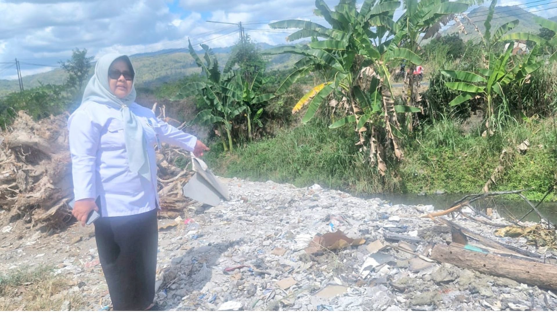 Gerak Cepat Tindak Lanjuti Aduan Warga, Kecamatan Gantiwarno Bersama Pemerintah Desa Mlese Tinjau Lokasi Pembuangan Puing Ilegal