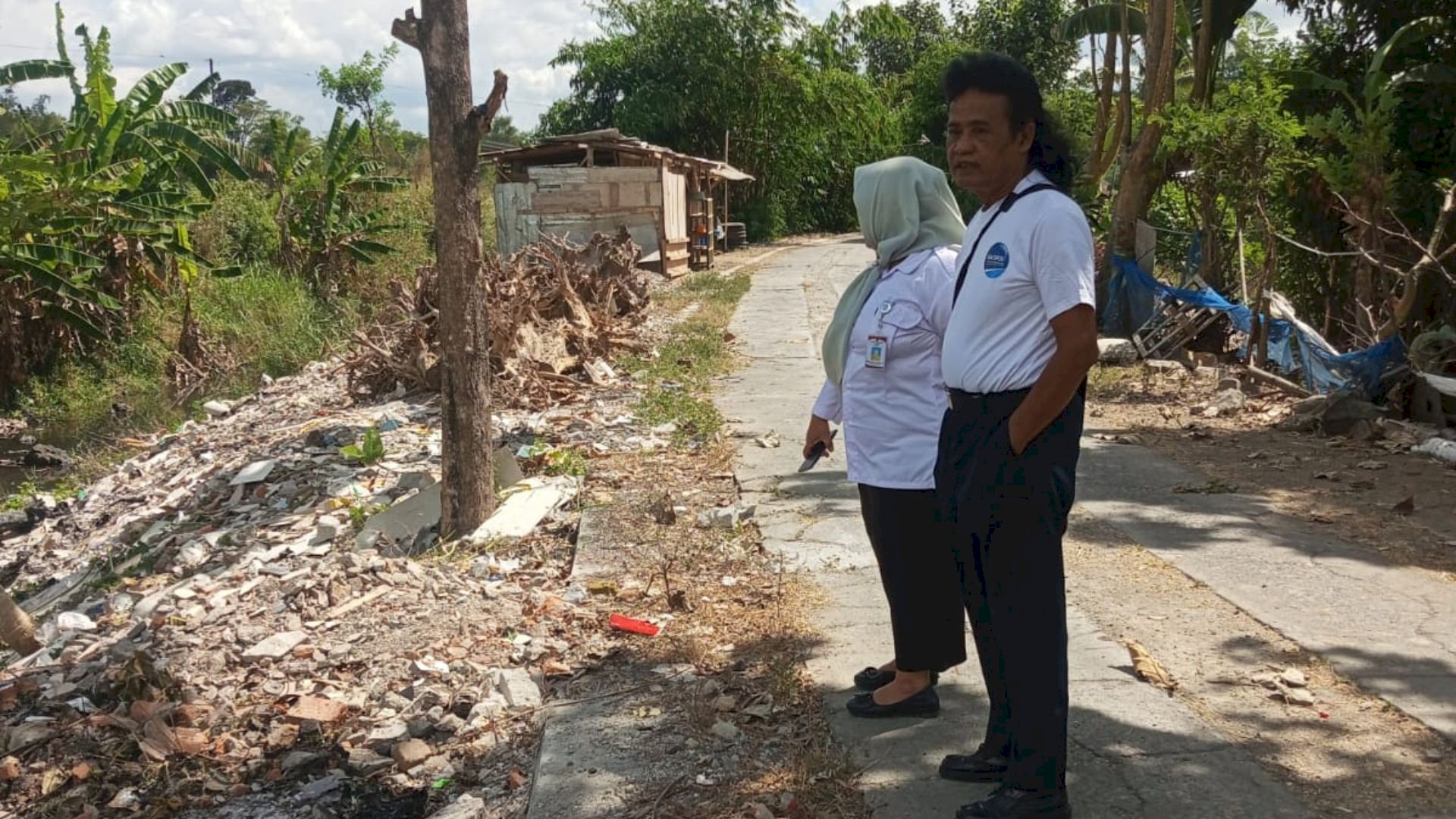 Gerak Cepat Tindak Lanjuti Aduan Warga, Kecamatan Gantiwarno Bersama Pemerintah Desa Mlese Tinjau Lokasi Pembuangan Puing Ilegal