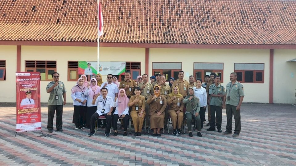 Apel Pagi Kecamatan Gantiwarno: Bersama Lawan Korupsi, Berkarya dengan Prestasi, Wujudkan Klaten Cerdas Berintegritas