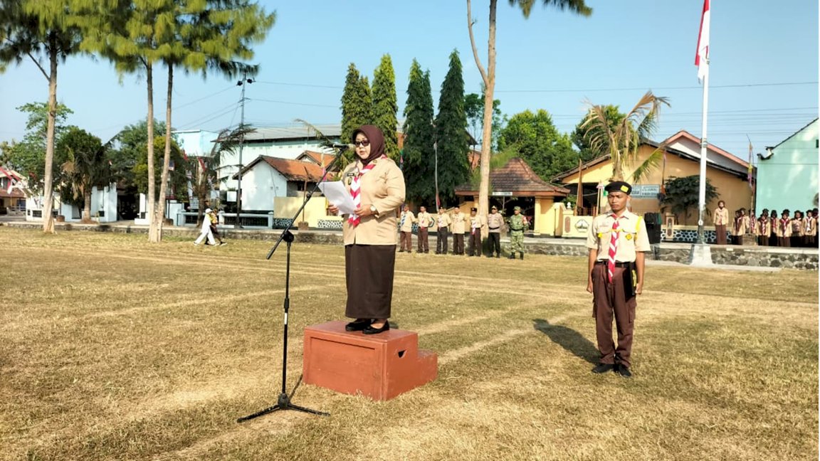 Camat Gantiwarno Ikuti Upacara Hari Pramuka ke-65 di Lapangan Maruto Gesikan
